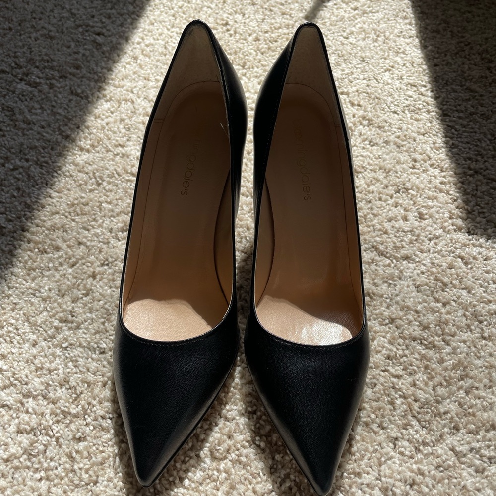 Bloomingdale’s Margo Black Leather Pumps Size 37